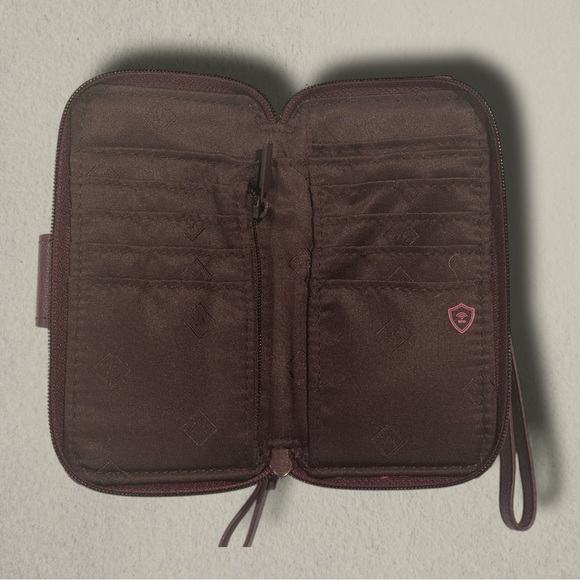 VERA BRADLEY INDIANA ROSE RFID SMARTPHONE WRISTLET - Picture 3 of 3